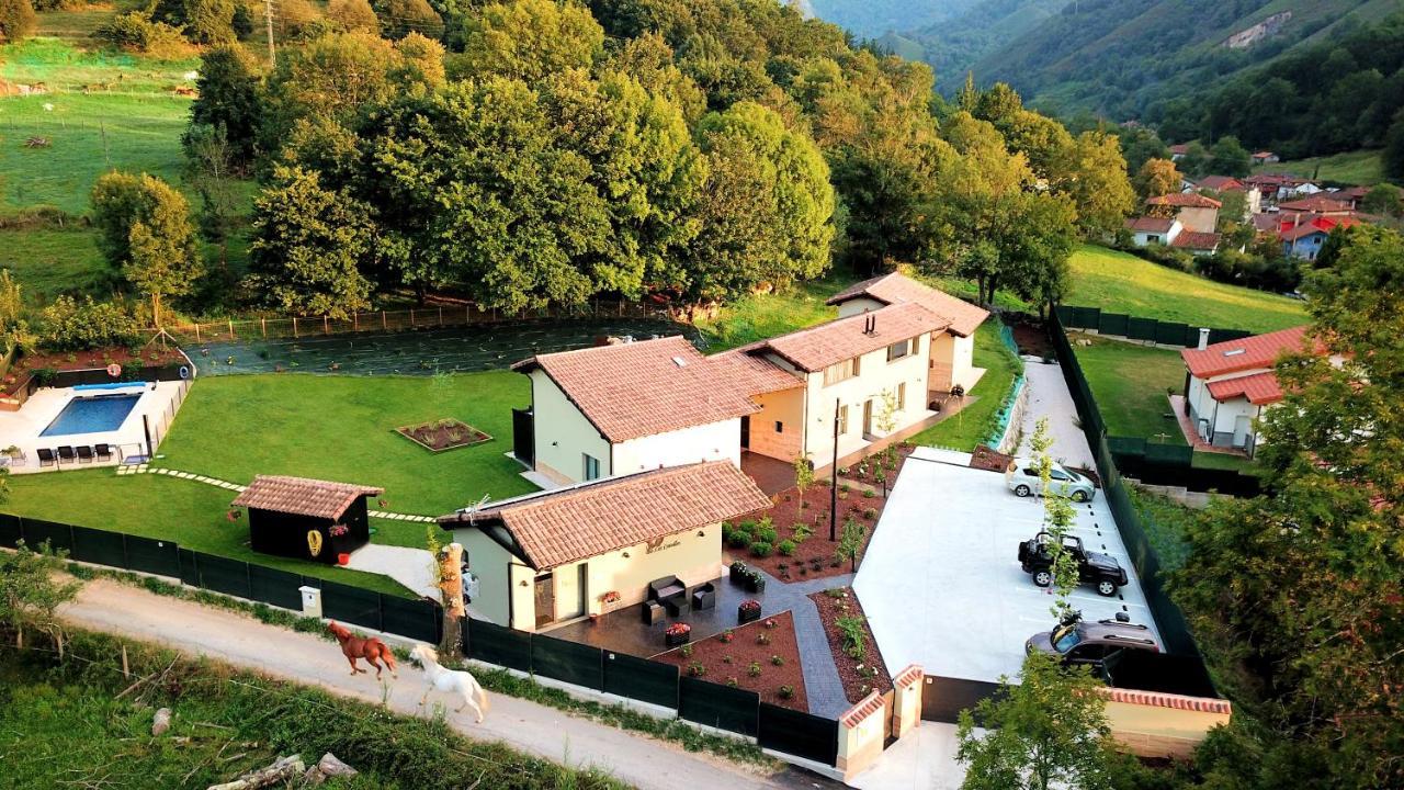 Апартаменти Complejo Turistico Les Cotolles Кангас-де-Оніс Екстер'єр фото
